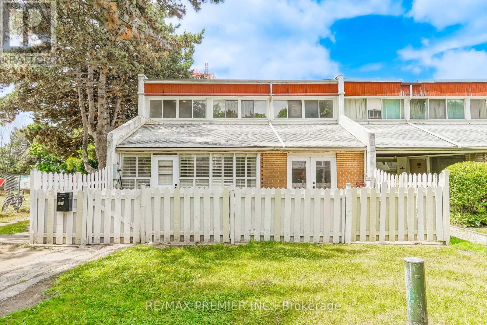 UNIT 106 - 2901 JANE STREET — Toronto (Glenfield-Jane Heights), Ontario - Main photo