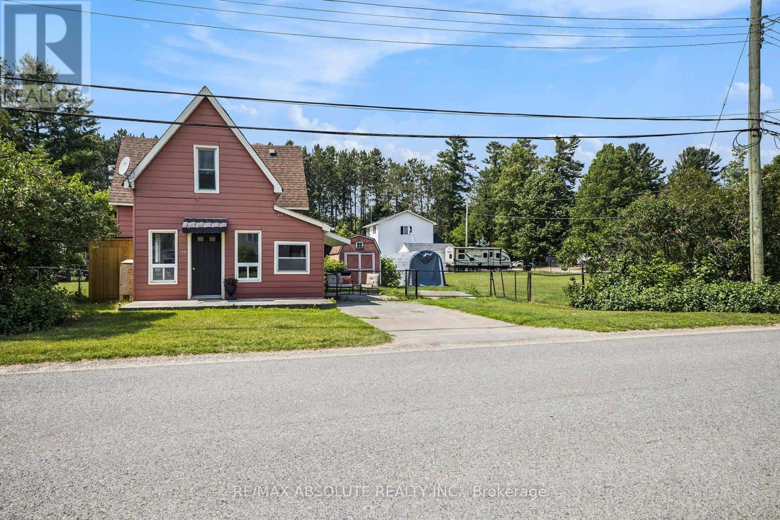 10 NEILSON STREET — McNab/Braeside, Ontario - Photo 3 of 27