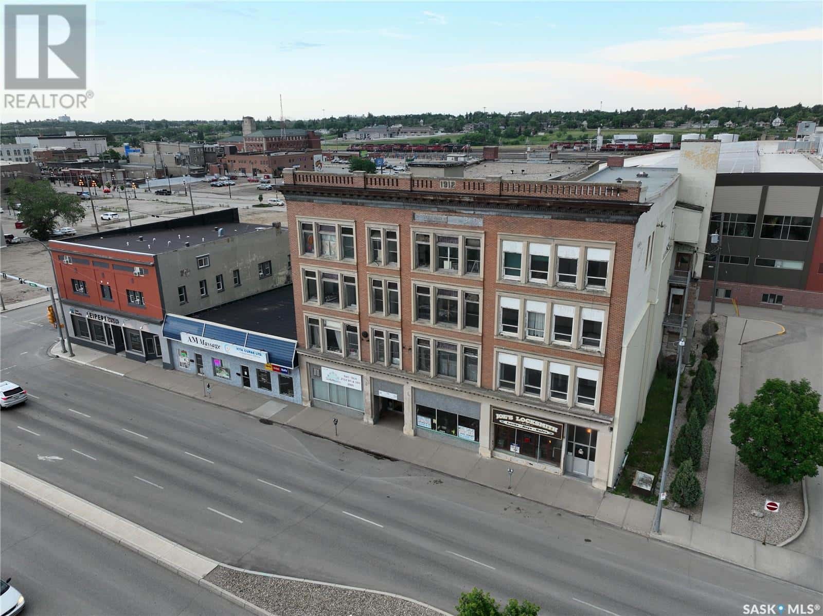 117-123 High STREET W — Moose Jaw, Saskatchewan - Photo 5 of 50