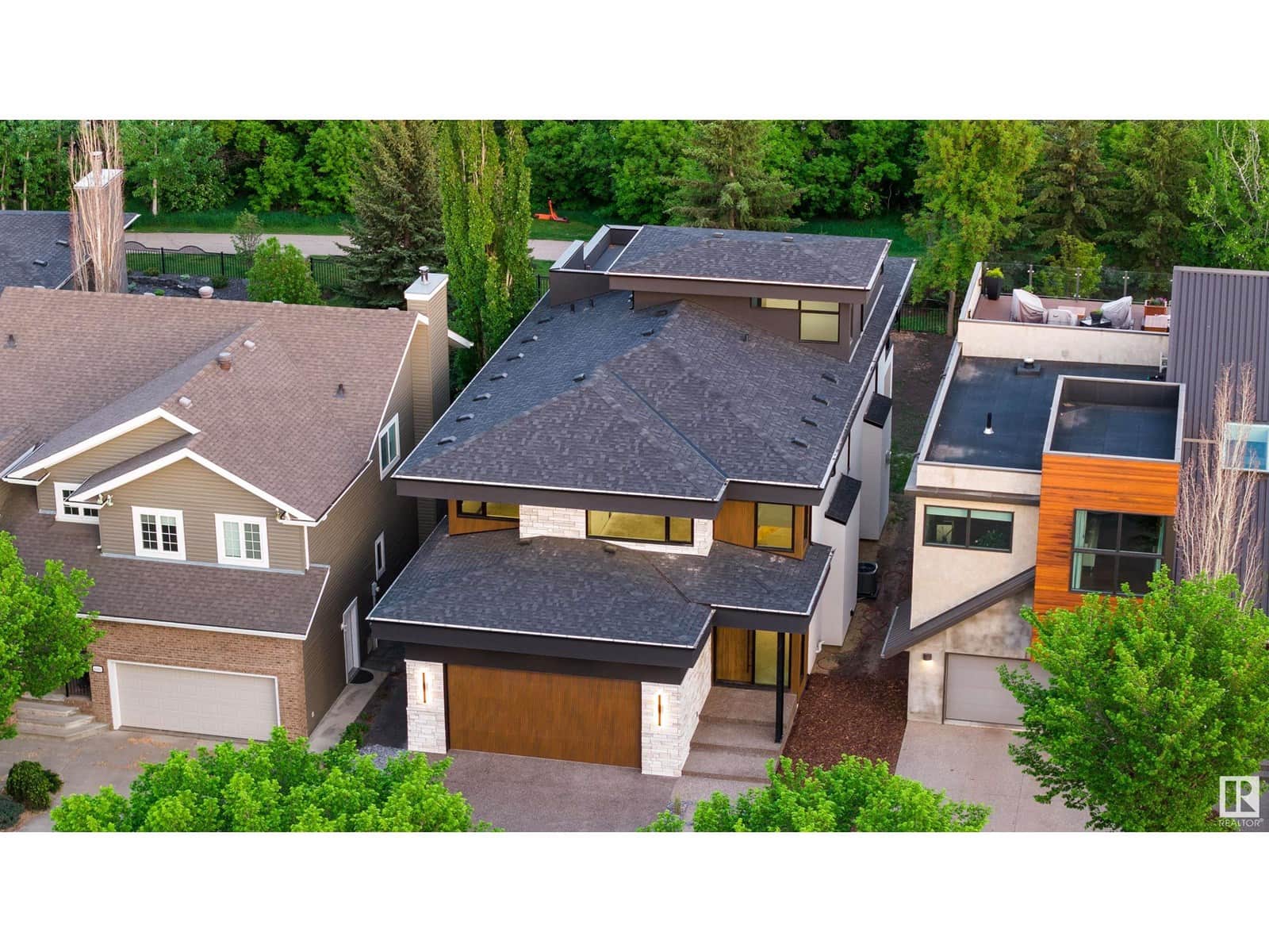 8807 99 AV NW - Photo 2 of 16, Edmonton, Alberta