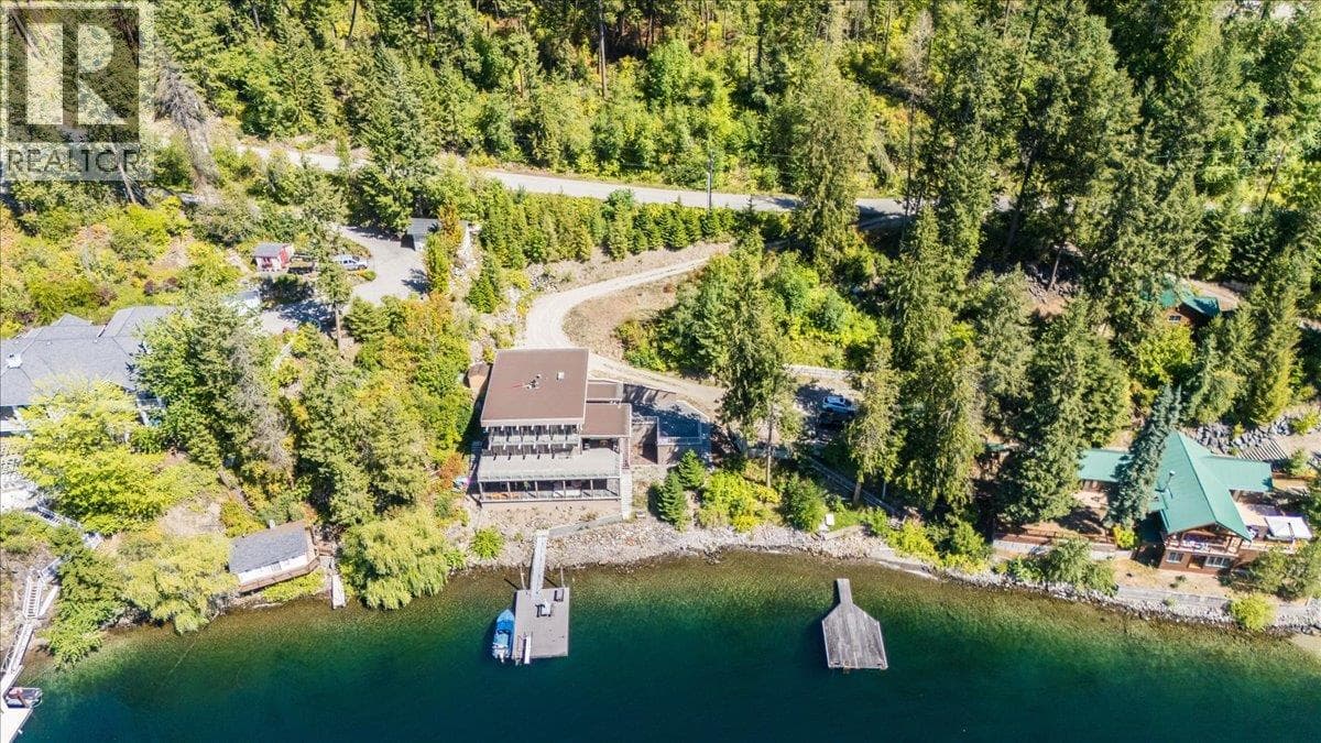 2411 Sunset Drive — Christina Lake, British Columbia - Main photo