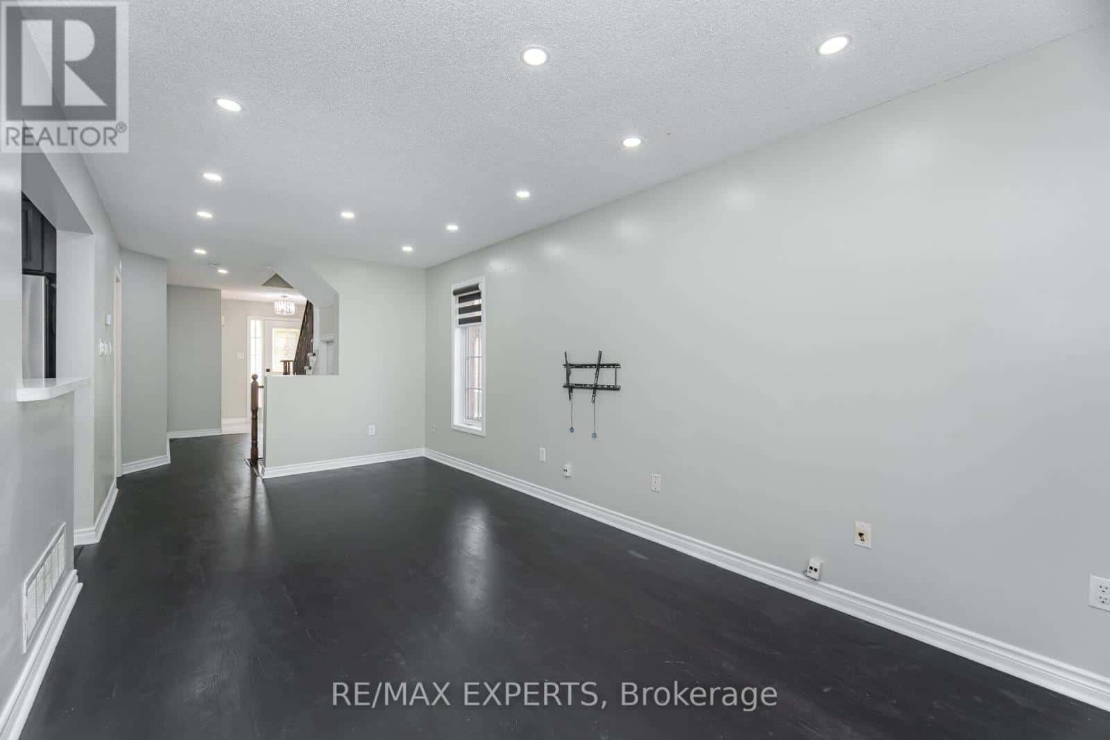 Brampton (Northwest Sandalwood Parkway), Ontario — Brampton (Northwest Sandalwood Parkway), Ontario - Photo 5 of 48