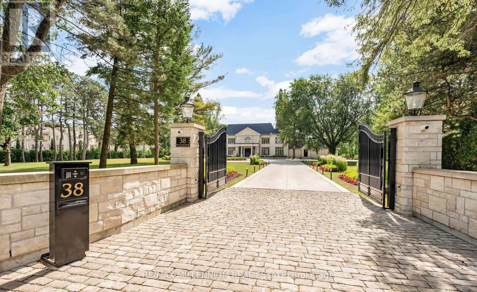 38 PARK LANE CIRCLE — Toronto (Bridle Path-Sunnybrook-York Mills), Ontario - Photo 3 of 48