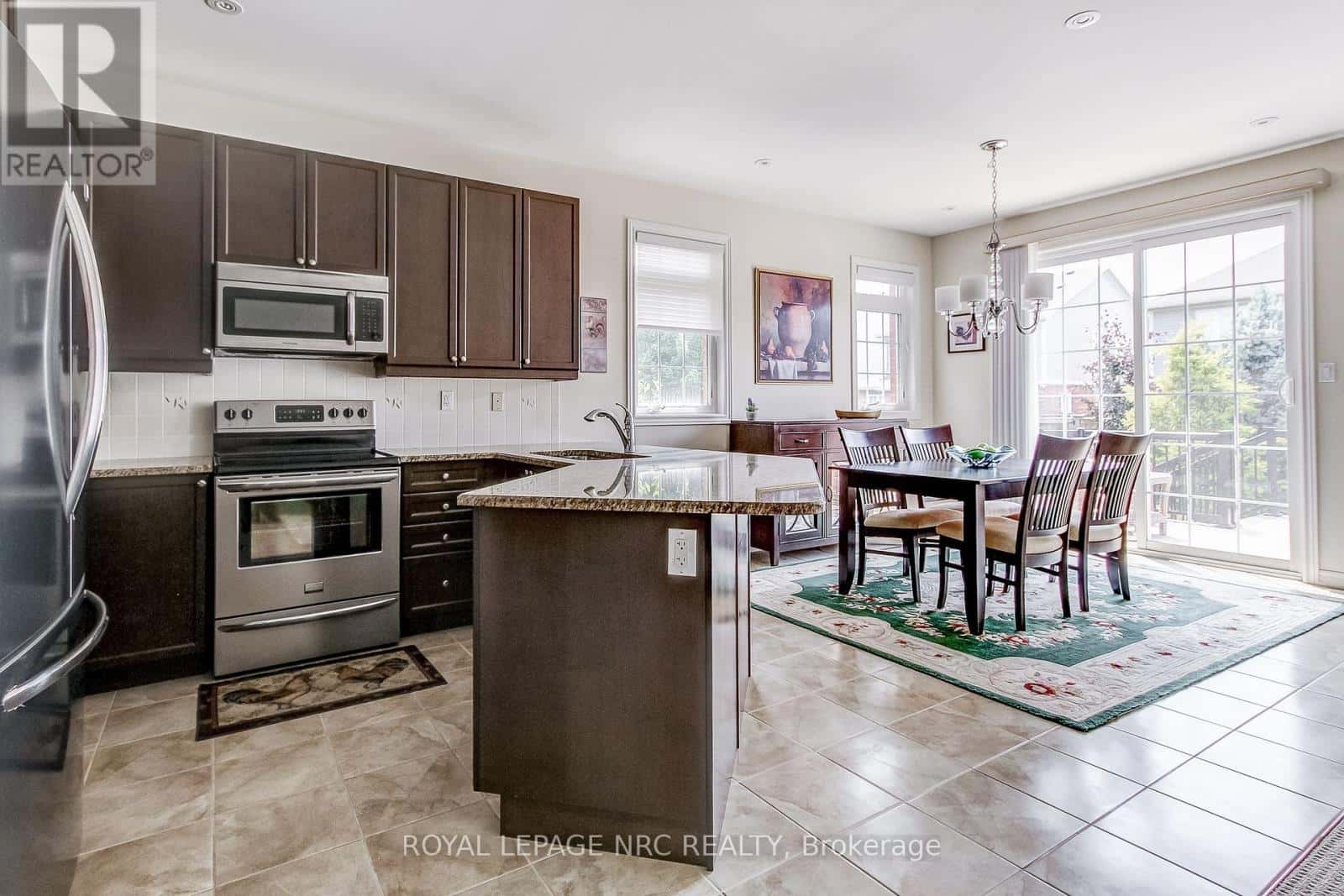 6667 SEBASTIAN CRESCENT — Niagara Falls (Forestview), Ontario - Photo 5 of 20