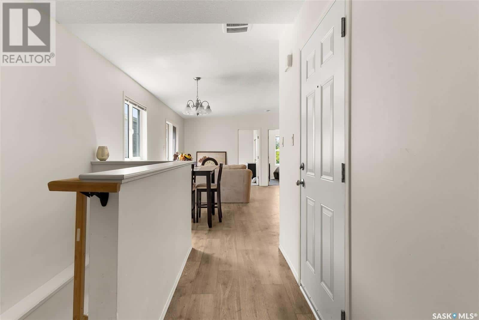 183 Chateau CRESCENT — Pilot Butte, Saskatchewan - Photo 4 of 22