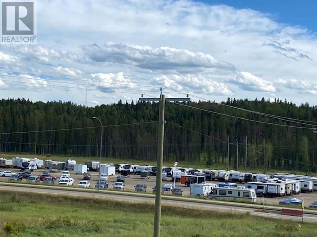 4933 Dahl Drive — Whitecourt, Alberta - Photo 5 of 7