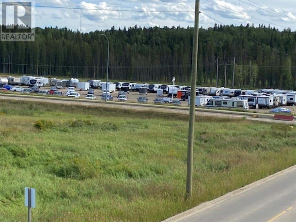 4933 Dahl Drive — Whitecourt, Alberta - Photo 4 of 7