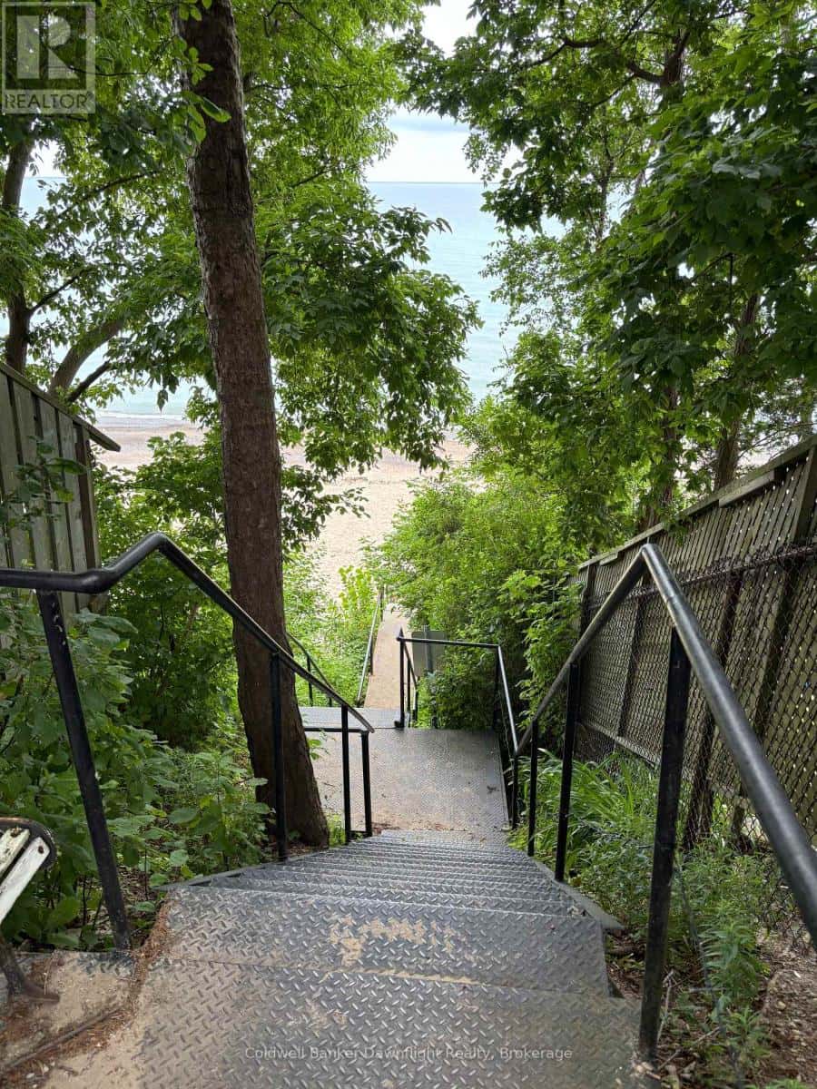 33962 HIGHLANDS DRIVE — Bluewater (Hay), Ontario - Photo 4 of 8