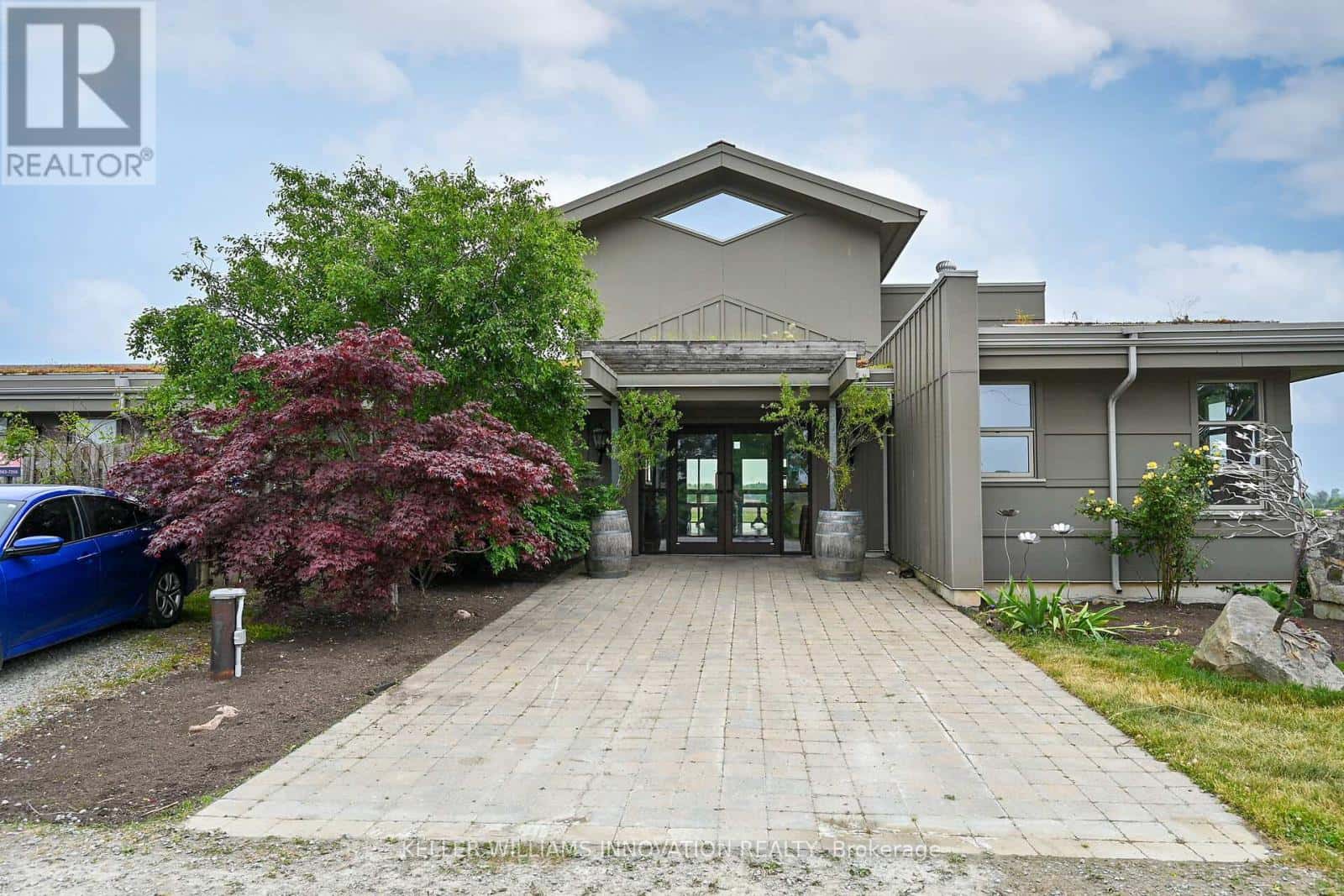 3749 WALKER ROAD — Lincoln (Beamsville), Ontario - Photo 3 of 44