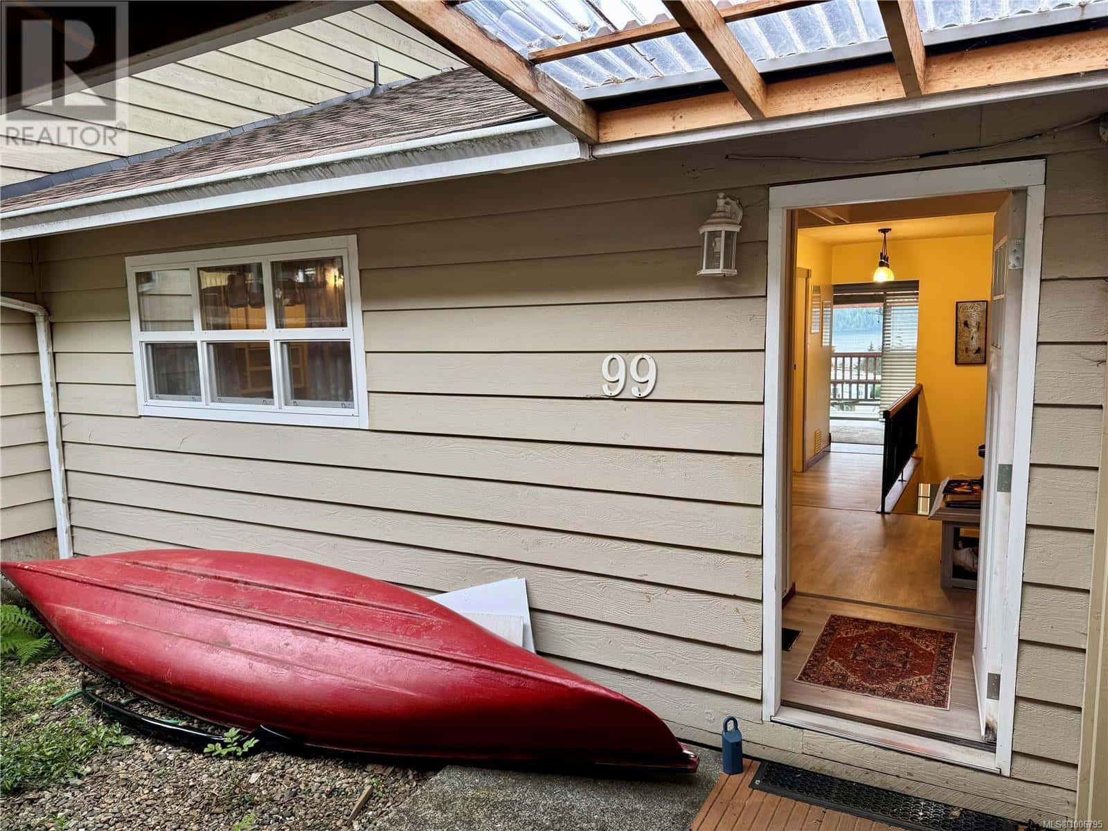 99 McKay Cres — Port Alice, British Columbia - Photo 2 of 22