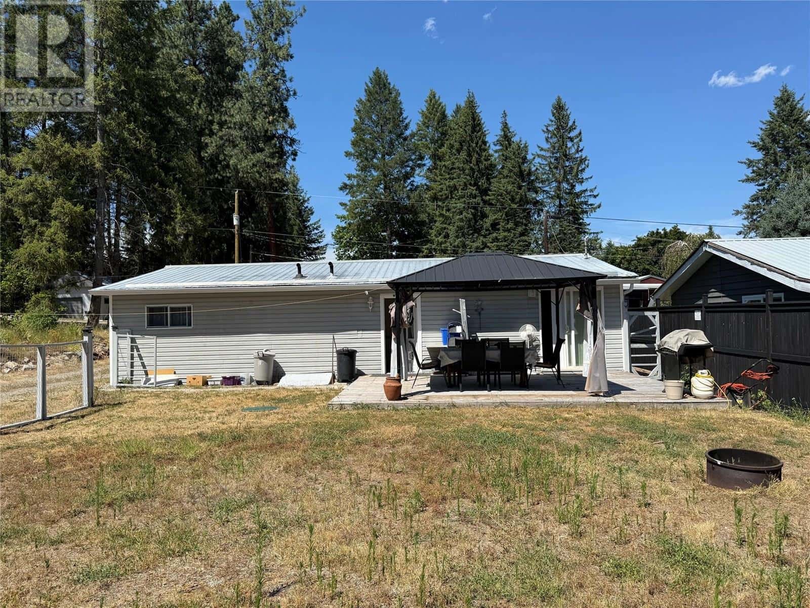 1544 Burger Road — Christina Lake, British Columbia - Photo 3 of 33