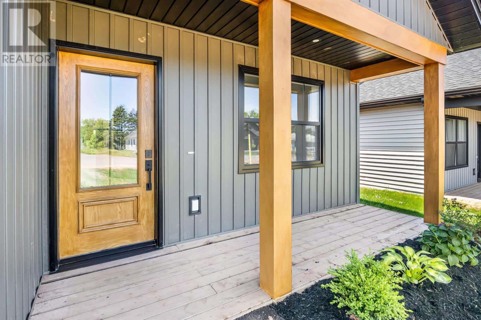 32 Reddin Heights — Stratford, Prince Edward Island - Photo 3 of 31