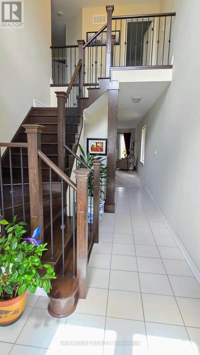 60 HOLT DRIVE - Photo 4 of 30, New Tecumseth (Alliston), Ontario