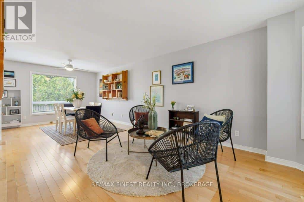 Kingston (City SouthWest), Ontario — Kingston (City SouthWest), Ontario - Photo 5 of 87