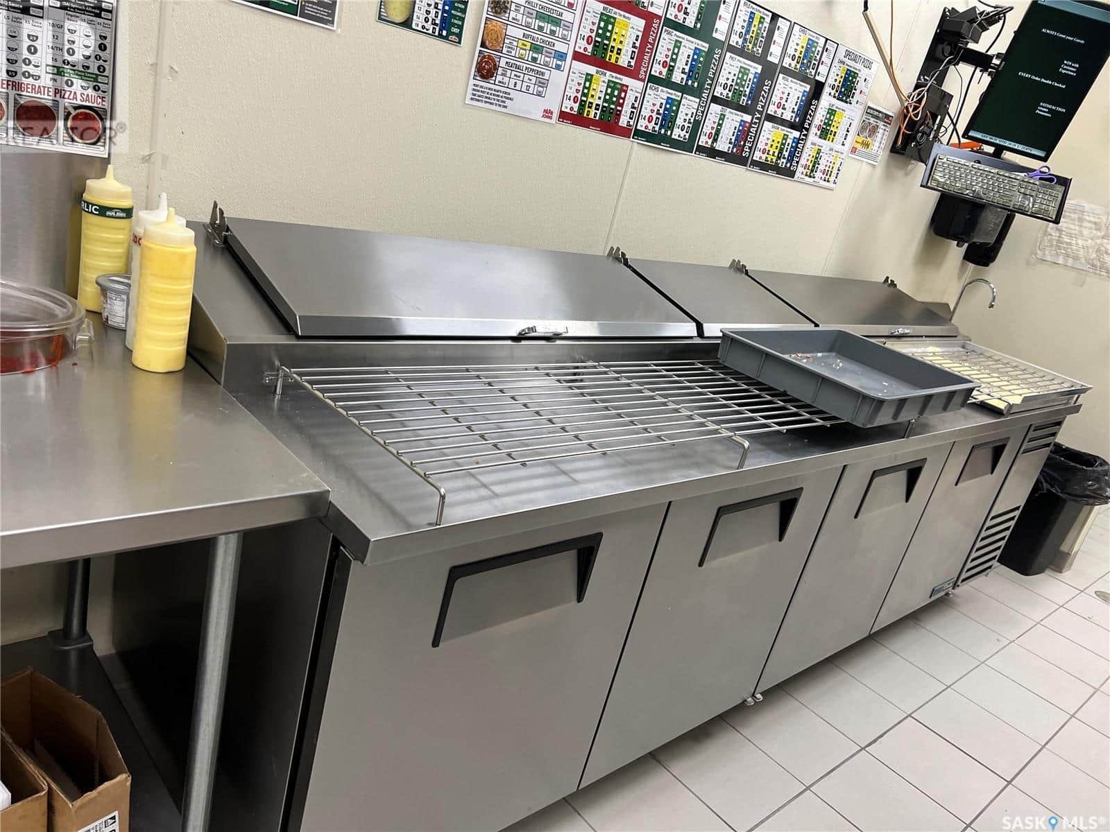 1 1418 Central AVENUE - Photo 4 of 7, Saskatoon, Saskatchewan