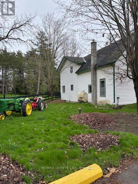 911-913 COUNTY ROAD 13 — Prince Edward County (South Marysburg Ward), Ontario - Photo 3 of 28