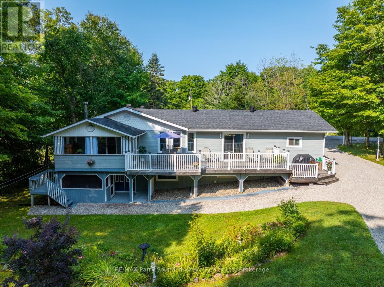 3 & 5 SQUIRREL AVENUE — McDougall, Ontario - Main photo