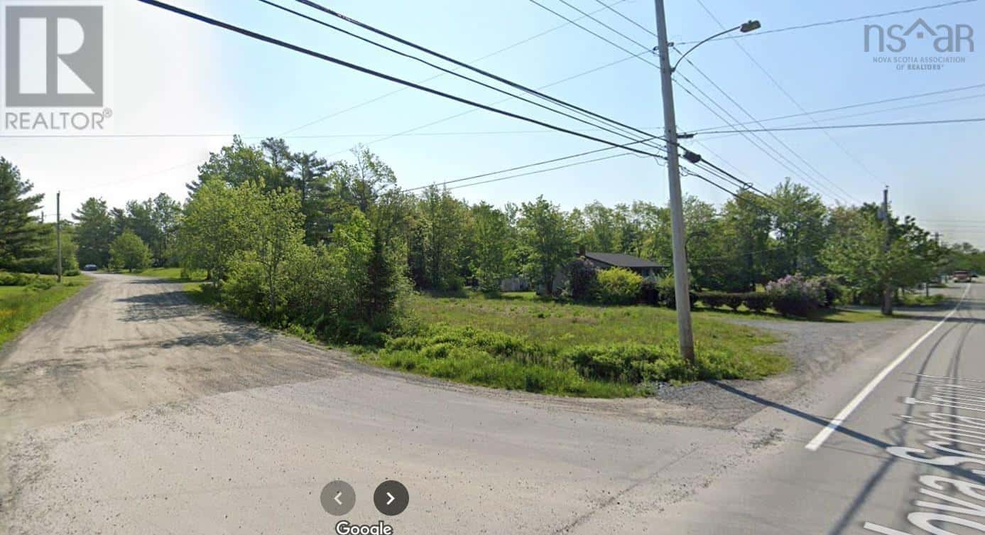 669 Highway 1 — Mount Uniacke, Nova Scotia - Photo 3 of 4