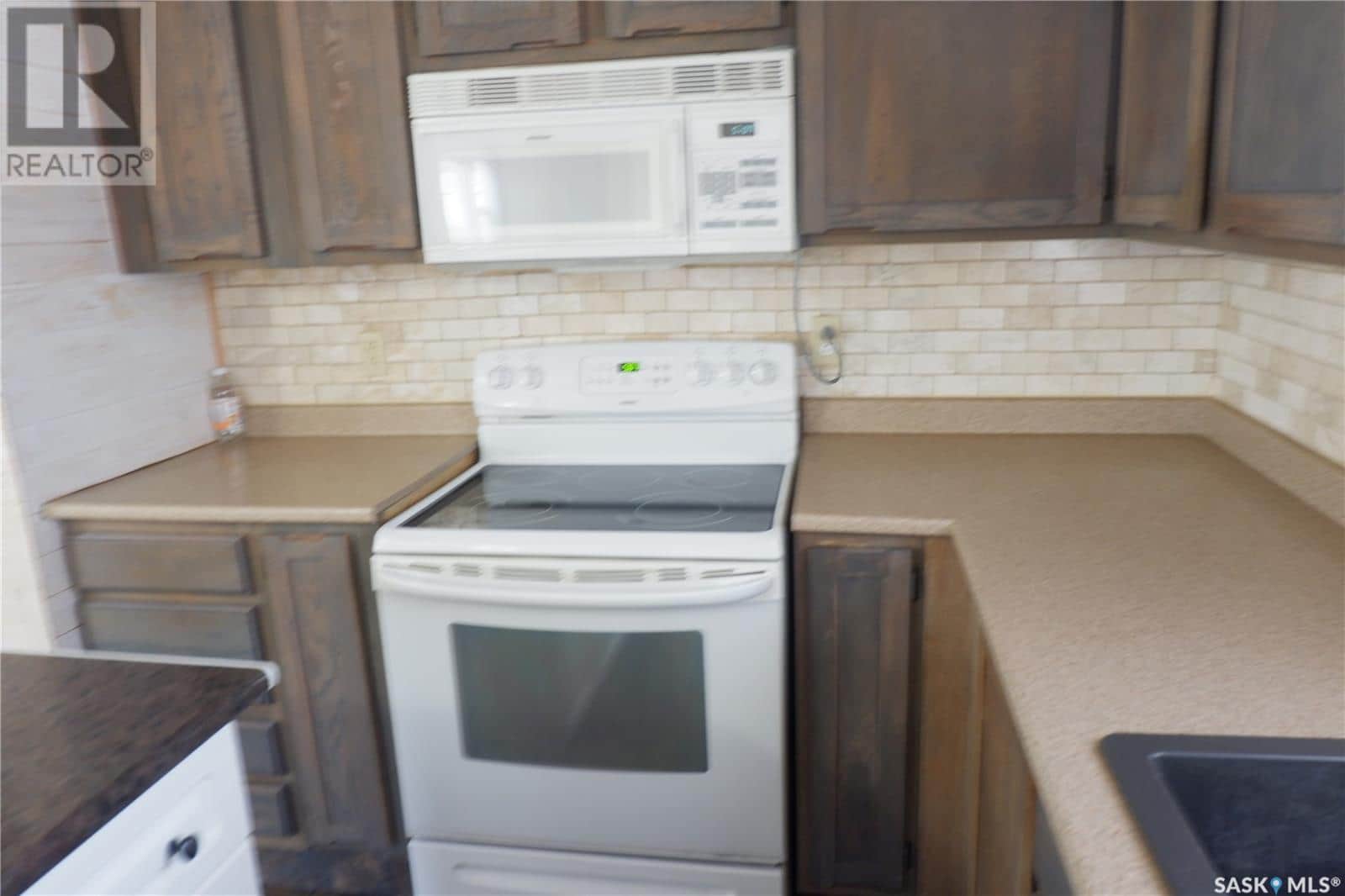 67 Sunrise ESTATES - Photo 5 of 32, Assiniboia, Saskatchewan