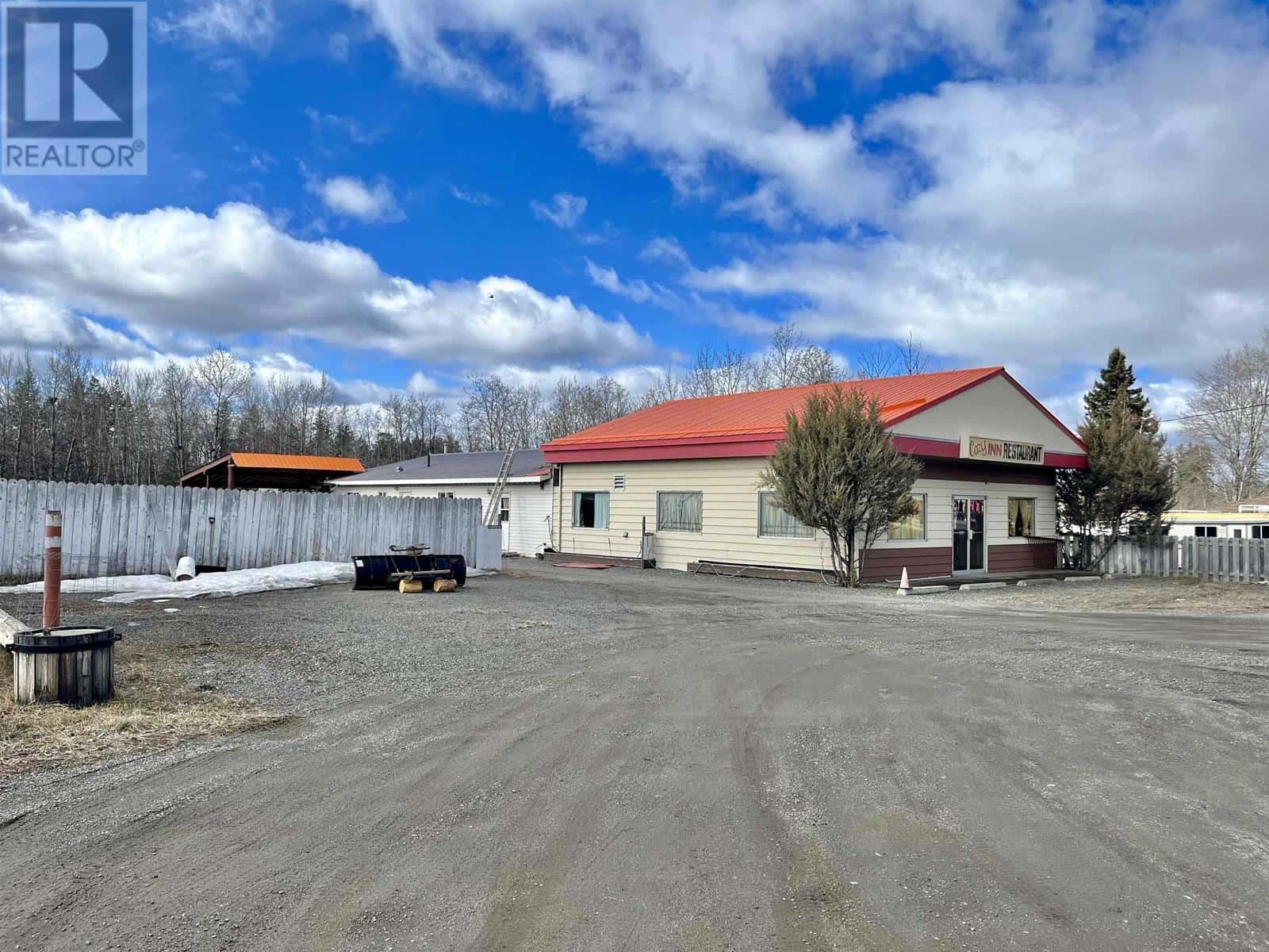 3988 S CARIBOO 97 HIGHWAY — Lac La Hache, British Columbia - Photo 2 of 42