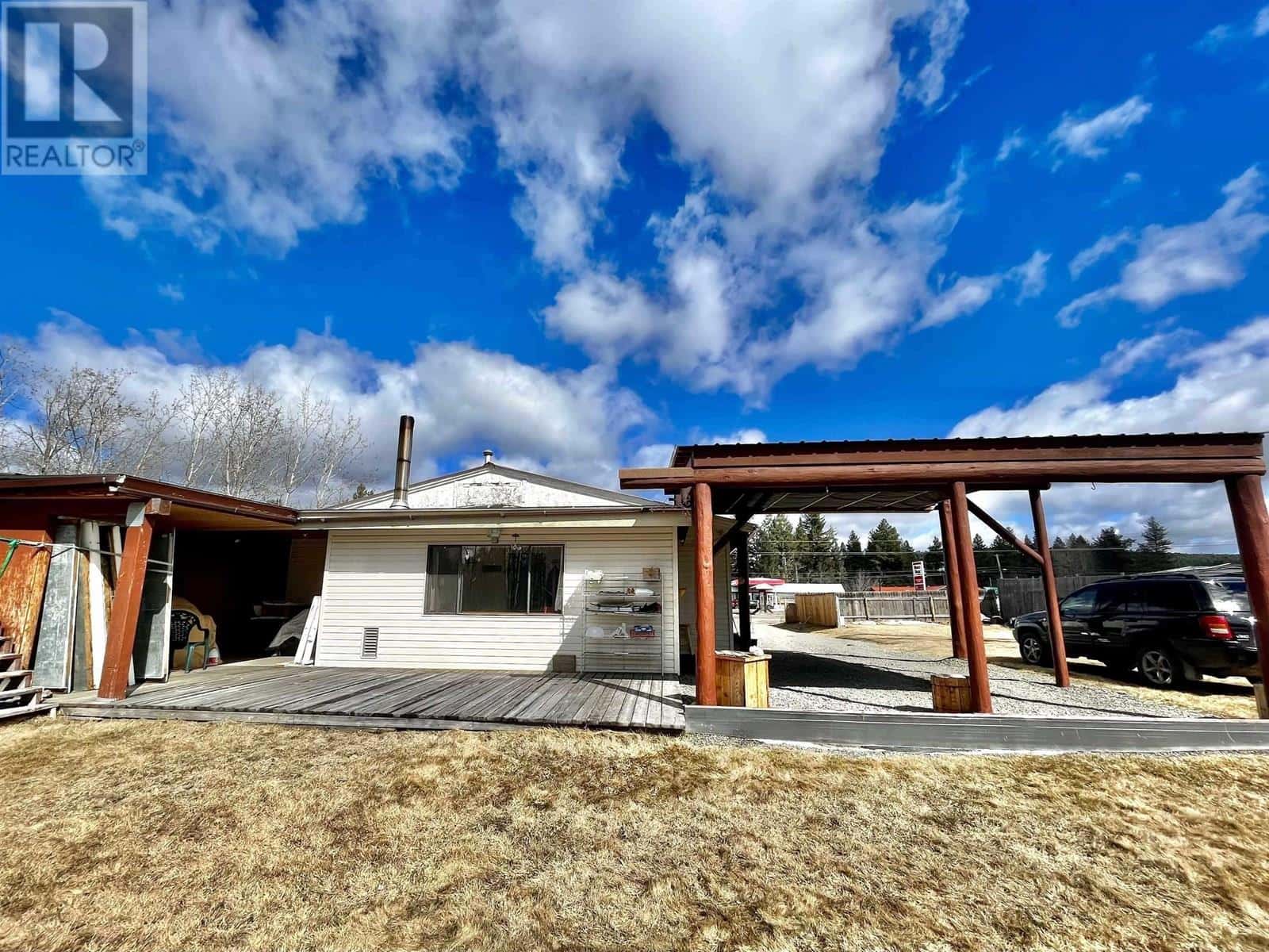 3988 S CARIBOO 97 HIGHWAY — Lac La Hache, British Columbia - Photo 4 of 42