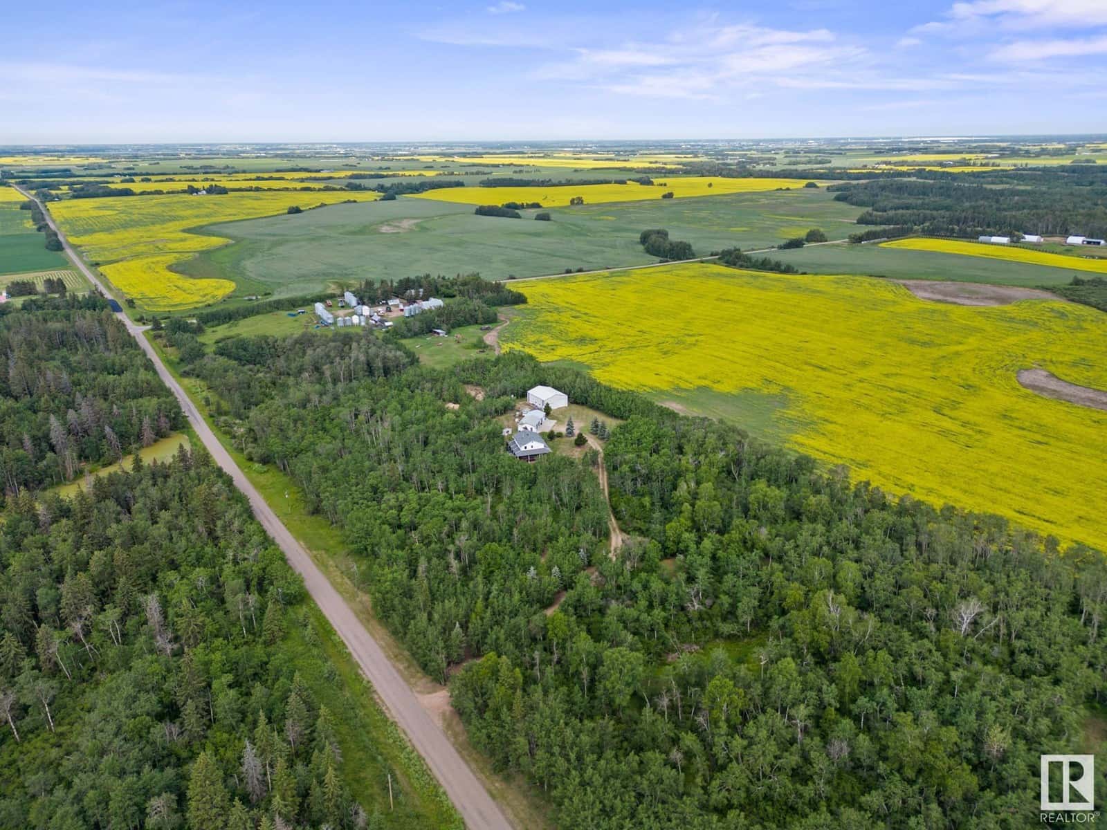 20456 TWP ROAD 544 — Rural Strathcona County, Alberta - Photo 3 of 66