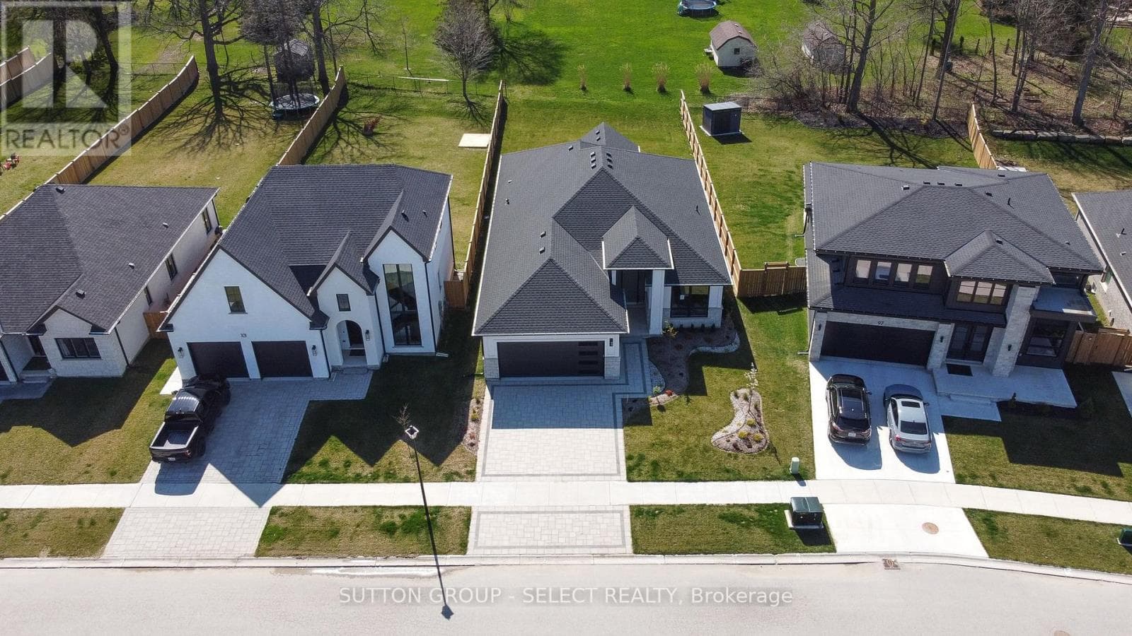 99 OPTIMIST DRIVE — Southwold (Talbotville), Ontario - Main photo