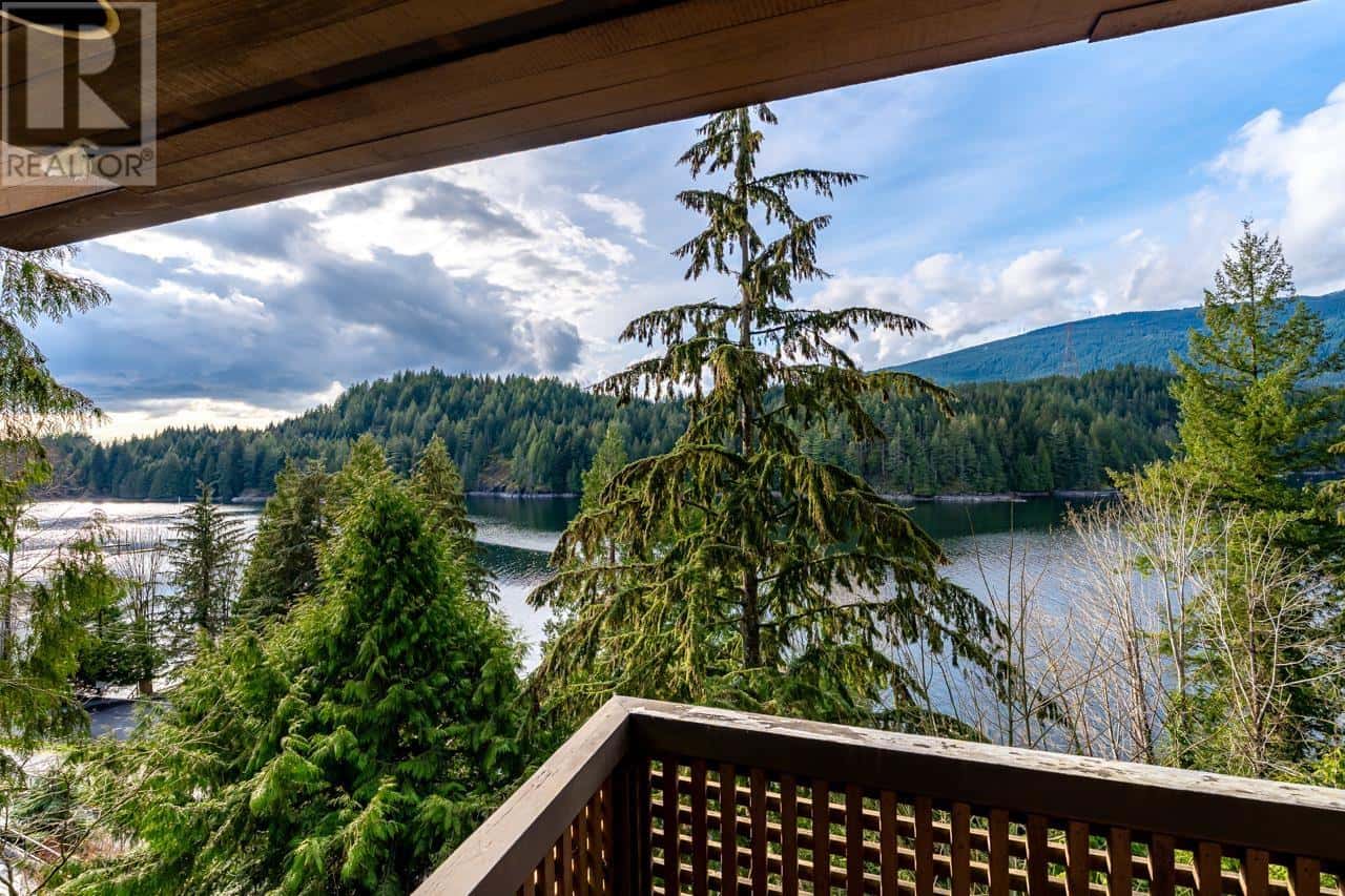 3944 MARINE AVENUE — Belcarra, British Columbia - Photo 5 of 40