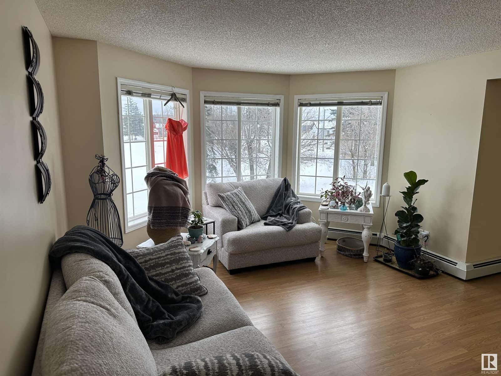 #5 4903 51 AV — Cold Lake, Alberta - Photo 2 of 28