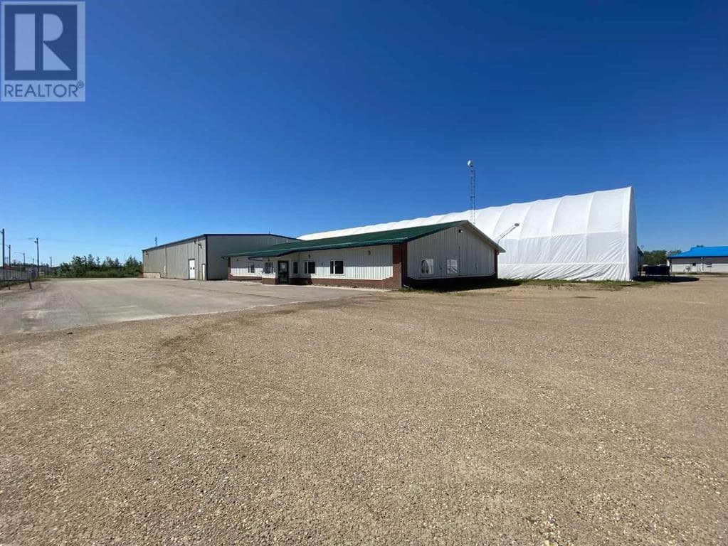 6701 & 6705 44 Avenue — Ponoka, Alberta - Main photo