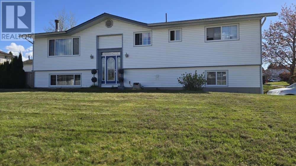 107 BRAUN STREET — Kitimat, British Columbia - Photo 2 of 34