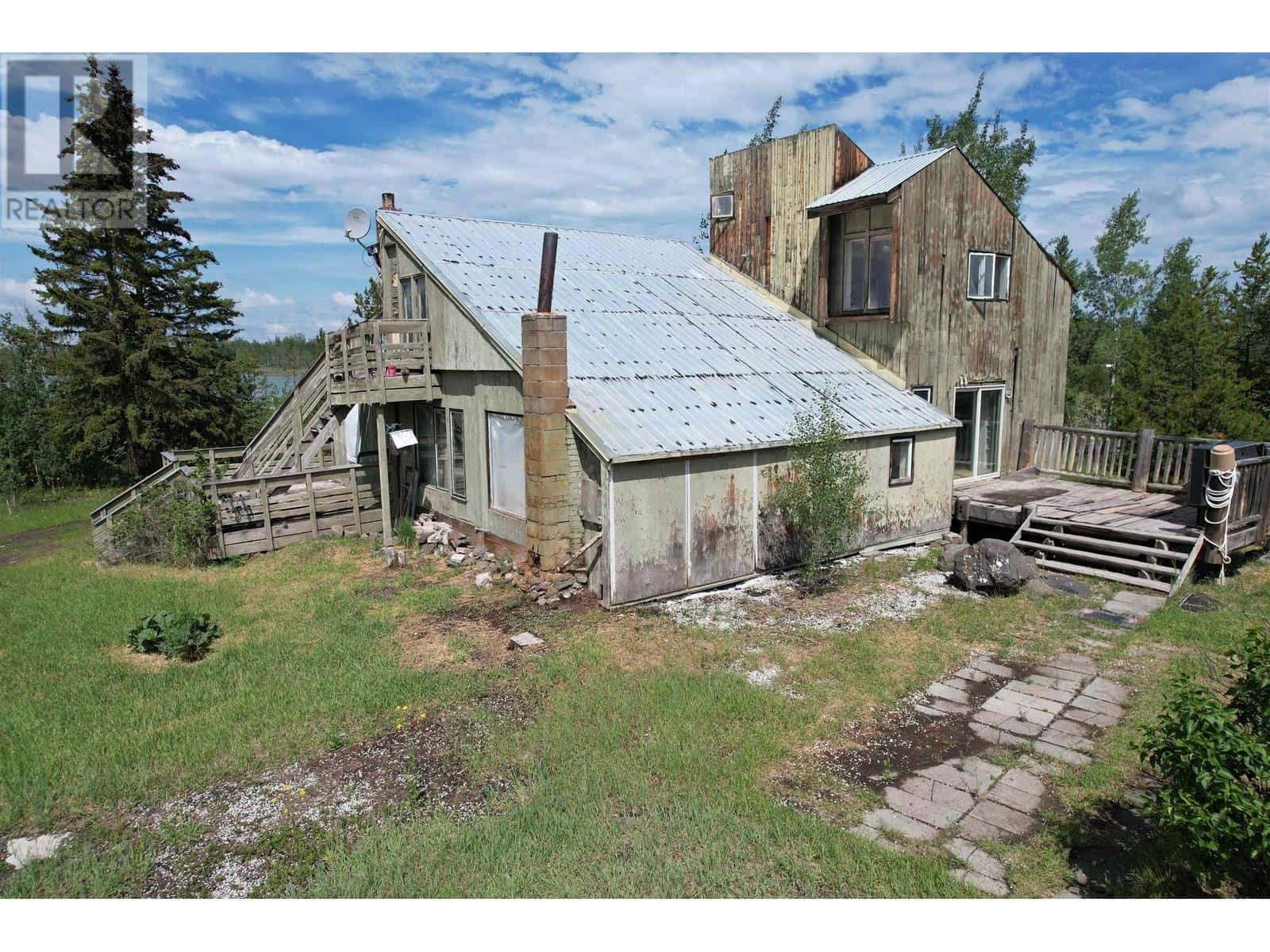 1436 S CARIBOO 97 HIGHWAY — 70 Mile House, British Columbia - Photo 4 of 34