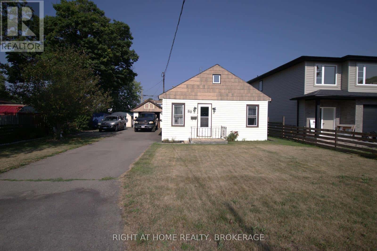 80 KNOLL STREET — Port Colborne (Main Street), Ontario - Photo 2 of 22