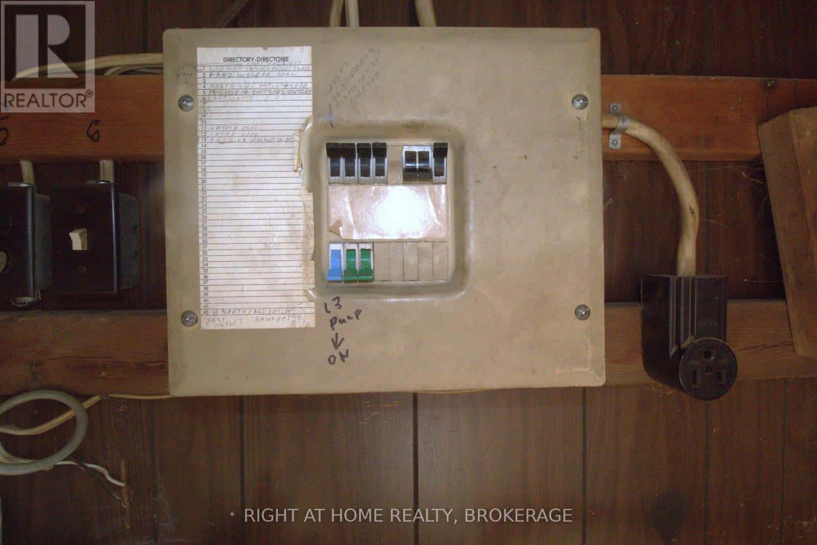 80 KNOLL STREET — Port Colborne (Main Street), Ontario - Photo 4 of 22