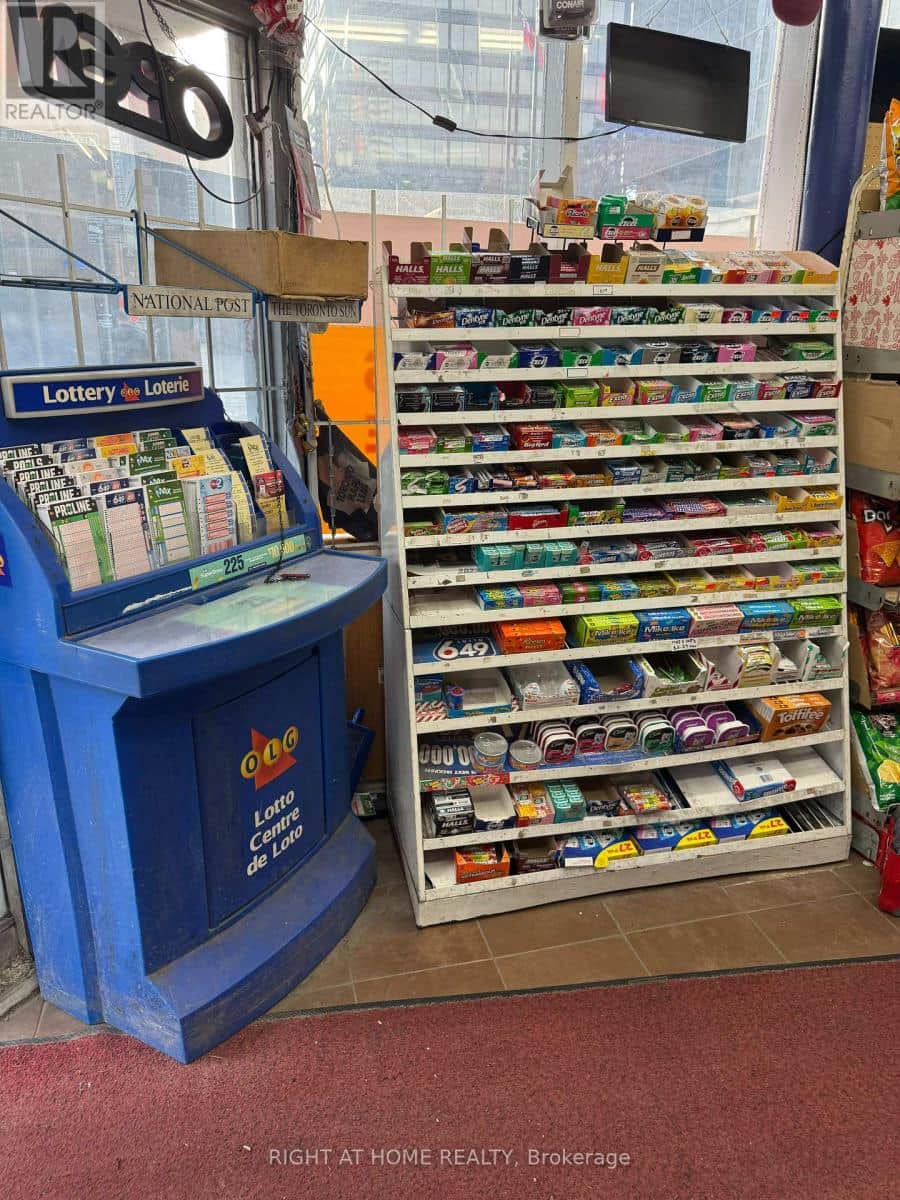 1 KING STREET E - Photo 3 of 9, Hamilton (Central), Ontario