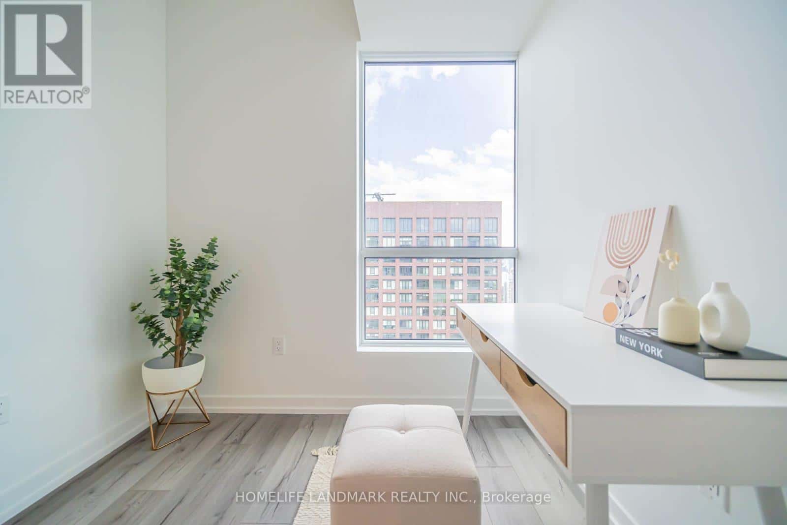 5001 - 395 BLOOR STREET E — Toronto (North St. James Town), Ontario - Photo 5 of 31