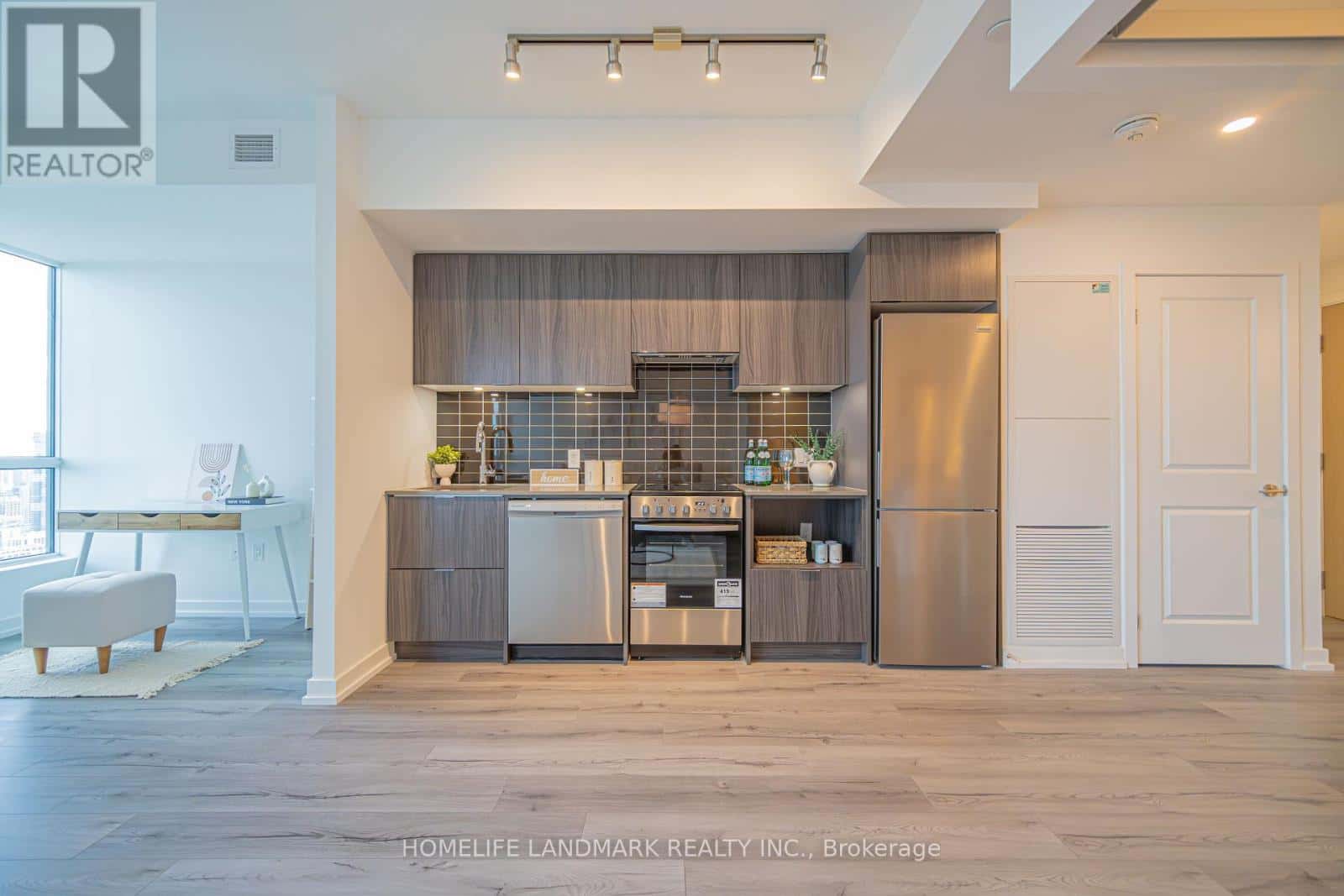 5001 - 395 BLOOR STREET E — Toronto (North St. James Town), Ontario - Photo 3 of 31