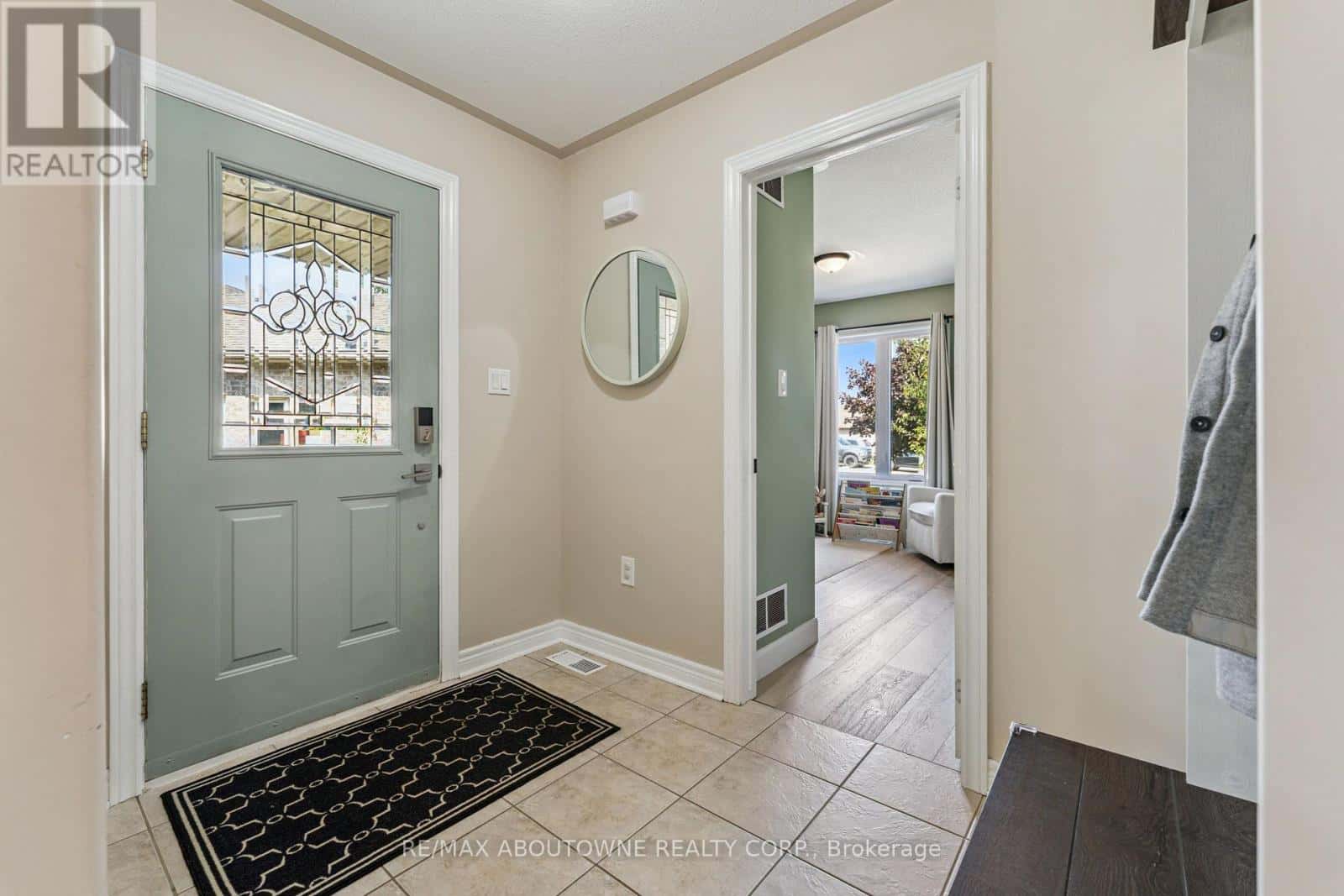 66 BRIDGEWATER COURT — Welland (N. Welland), Ontario - Photo 4 of 29