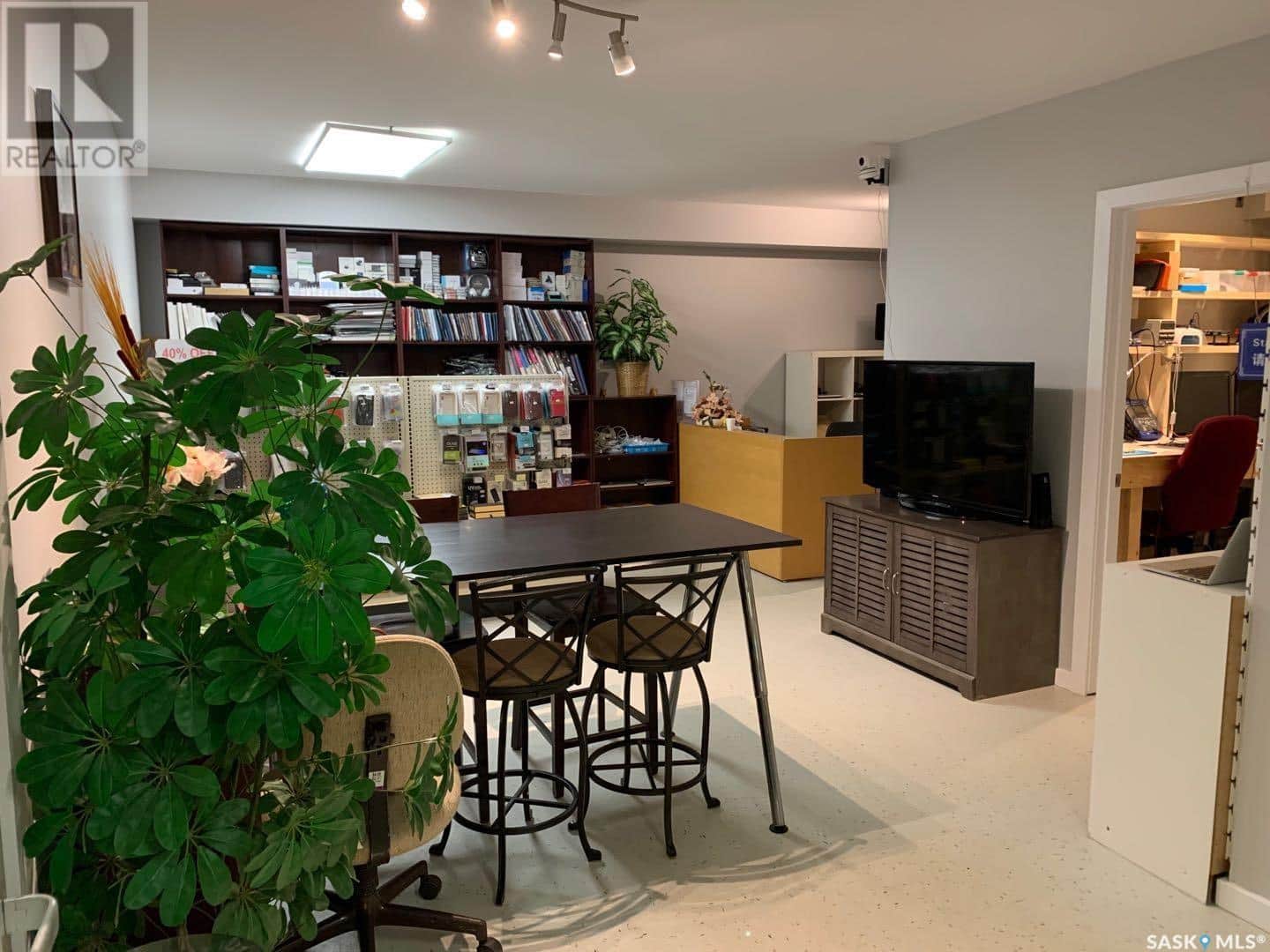 D 1402 College DRIVE - Photo 3 of 12, Saskatoon, Saskatchewan