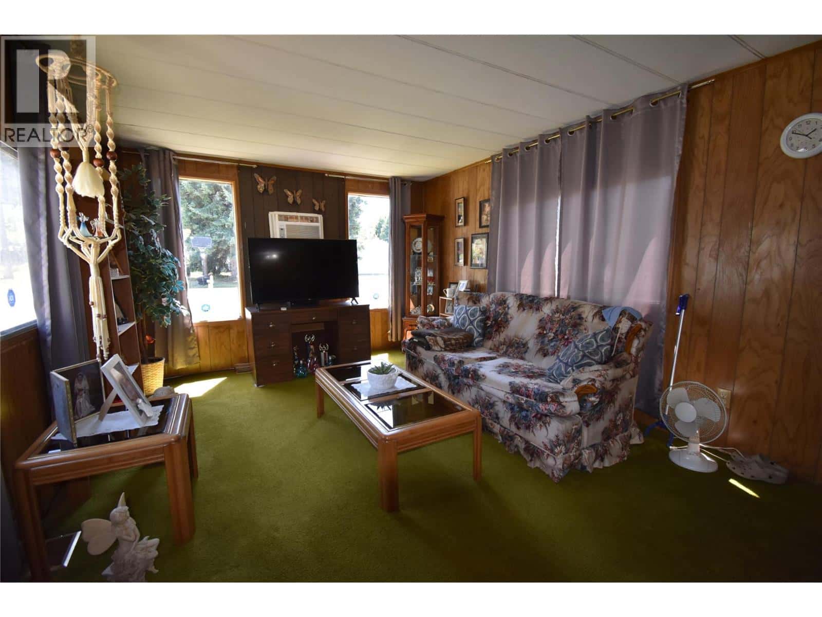 159 SCHULTE Crescent — Castlegar, British Columbia - Photo 3 of 28