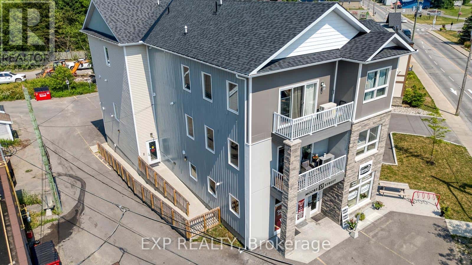 17 MOORE STREET — Carleton Place, Ontario - Photo 4 of 18