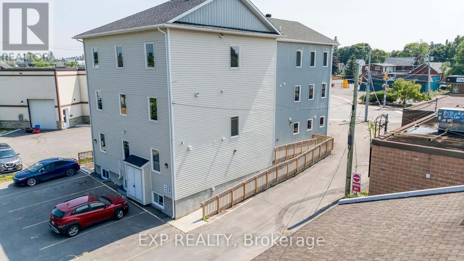 17 MOORE STREET — Carleton Place, Ontario - Photo 5 of 18