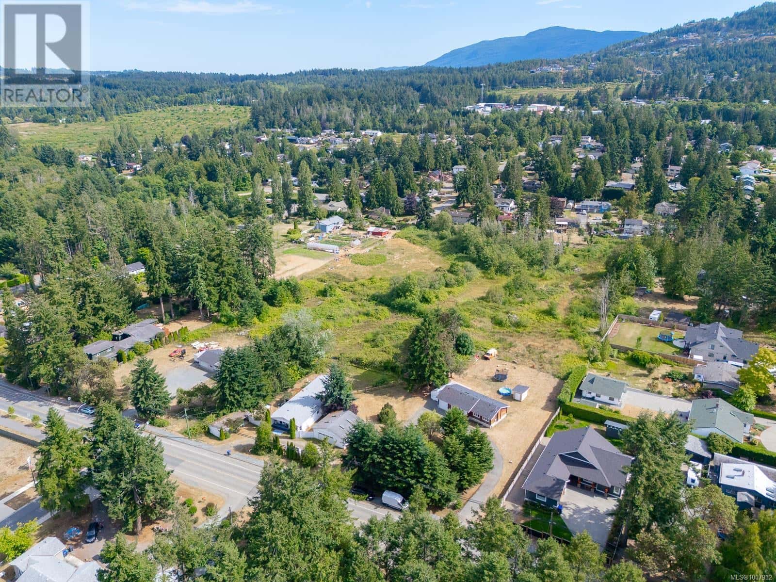 7405/7425 Lantzville Rd — Lantzville, British Columbia - Photo 2 of 87