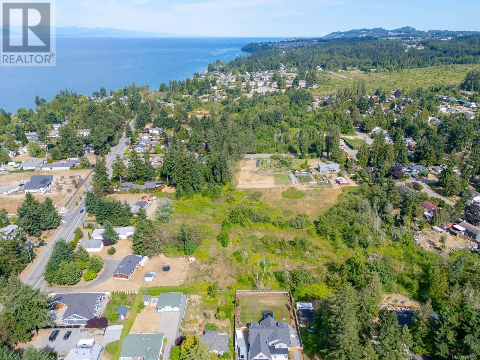 7405/7425 Lantzville Rd — Lantzville, British Columbia - Photo 5 of 87