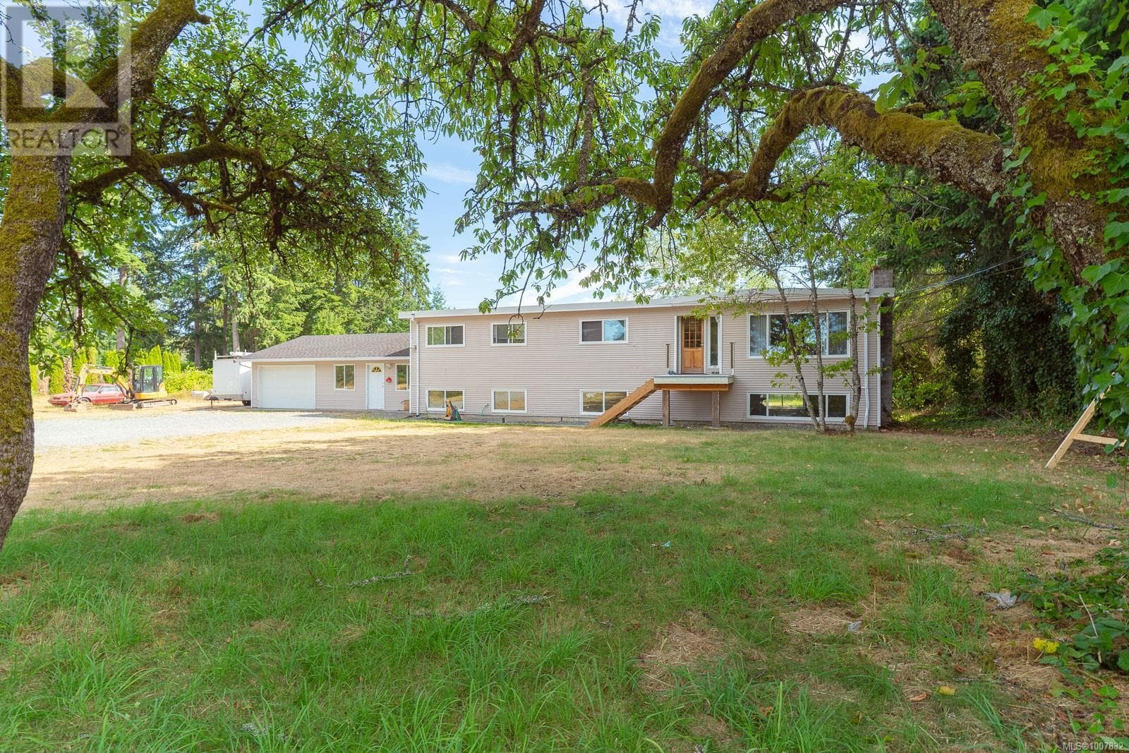 7405 Lantzville Rd — Lantzville, British Columbia - Main photo