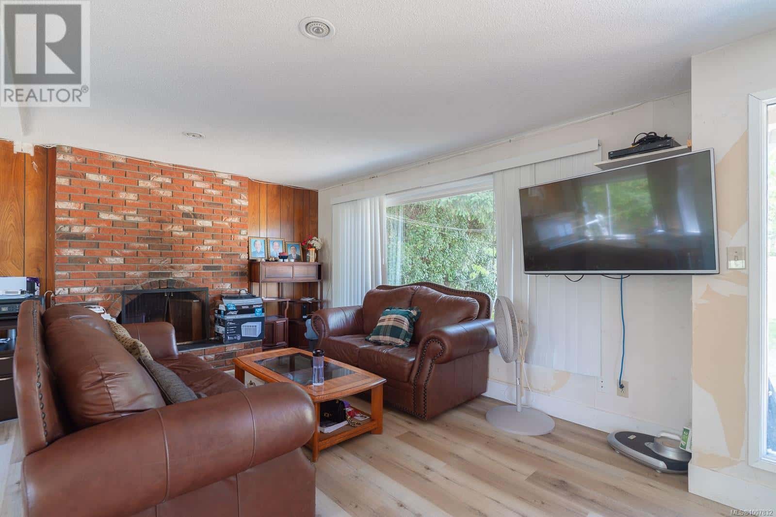 7405 Lantzville Rd — Lantzville, British Columbia - Photo 3 of 39