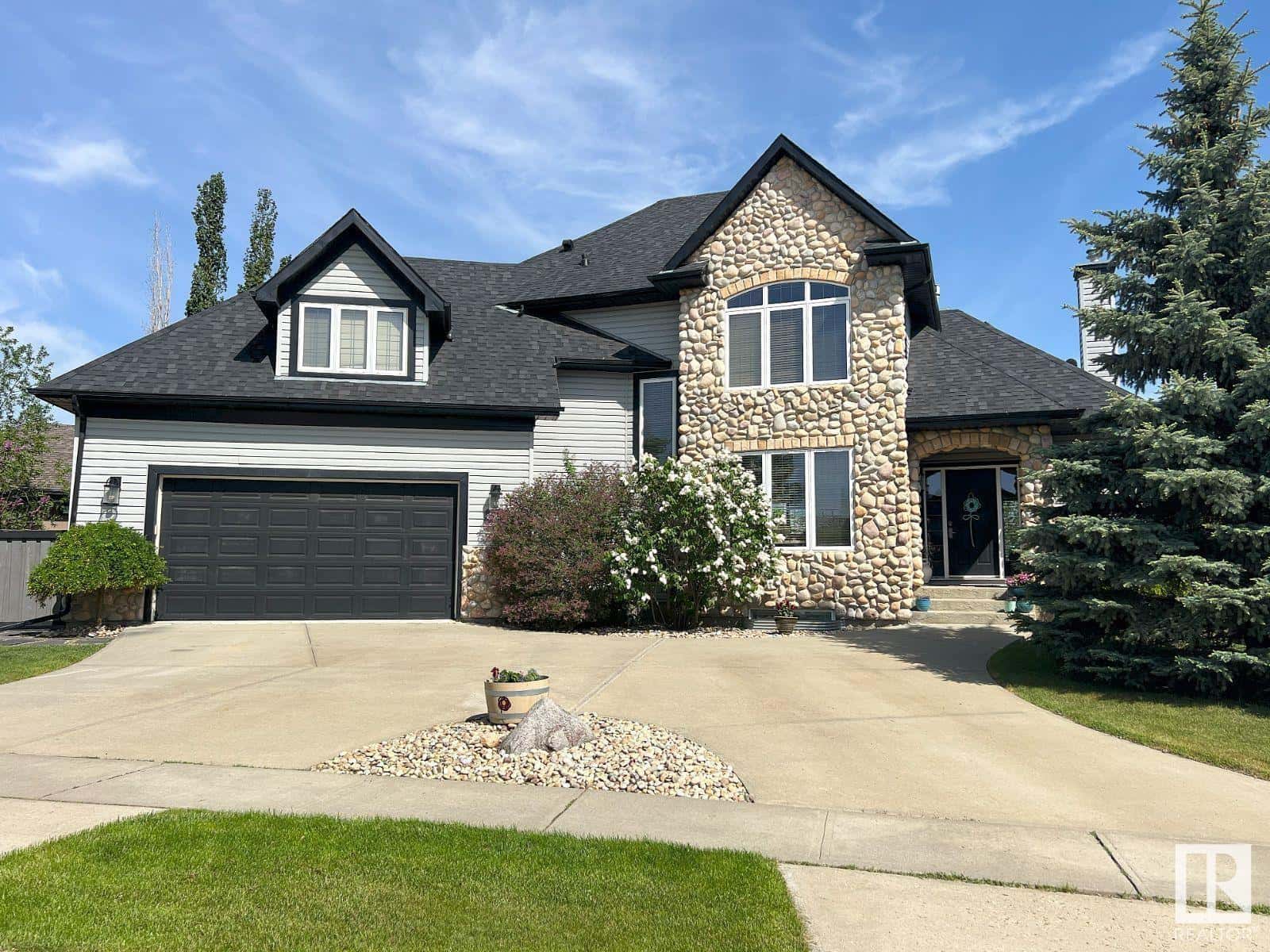 6004 32 AV — Beaumont, Alberta - Photo 2 of 69