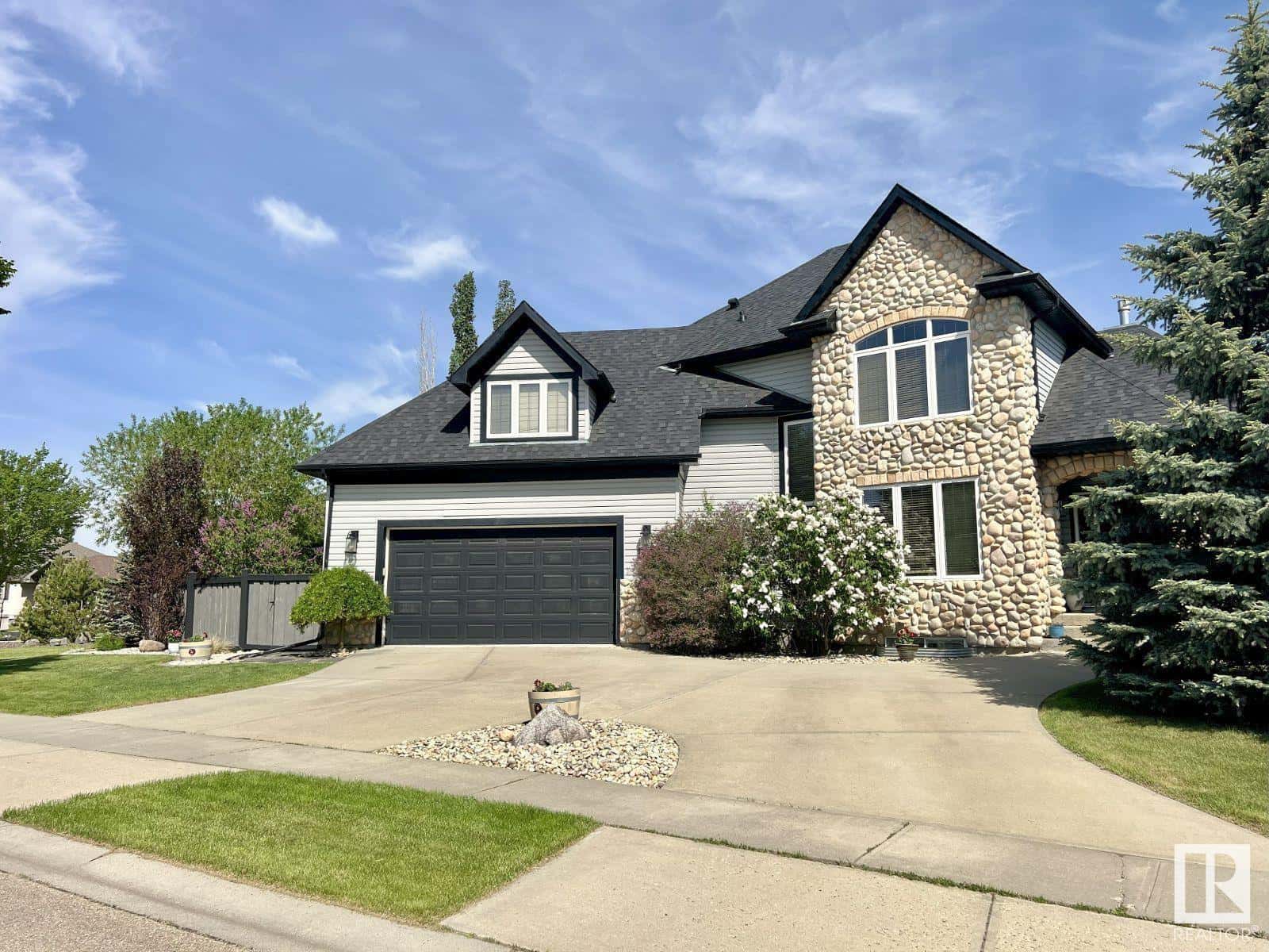 6004 32 AV — Beaumont, Alberta - Photo 4 of 69