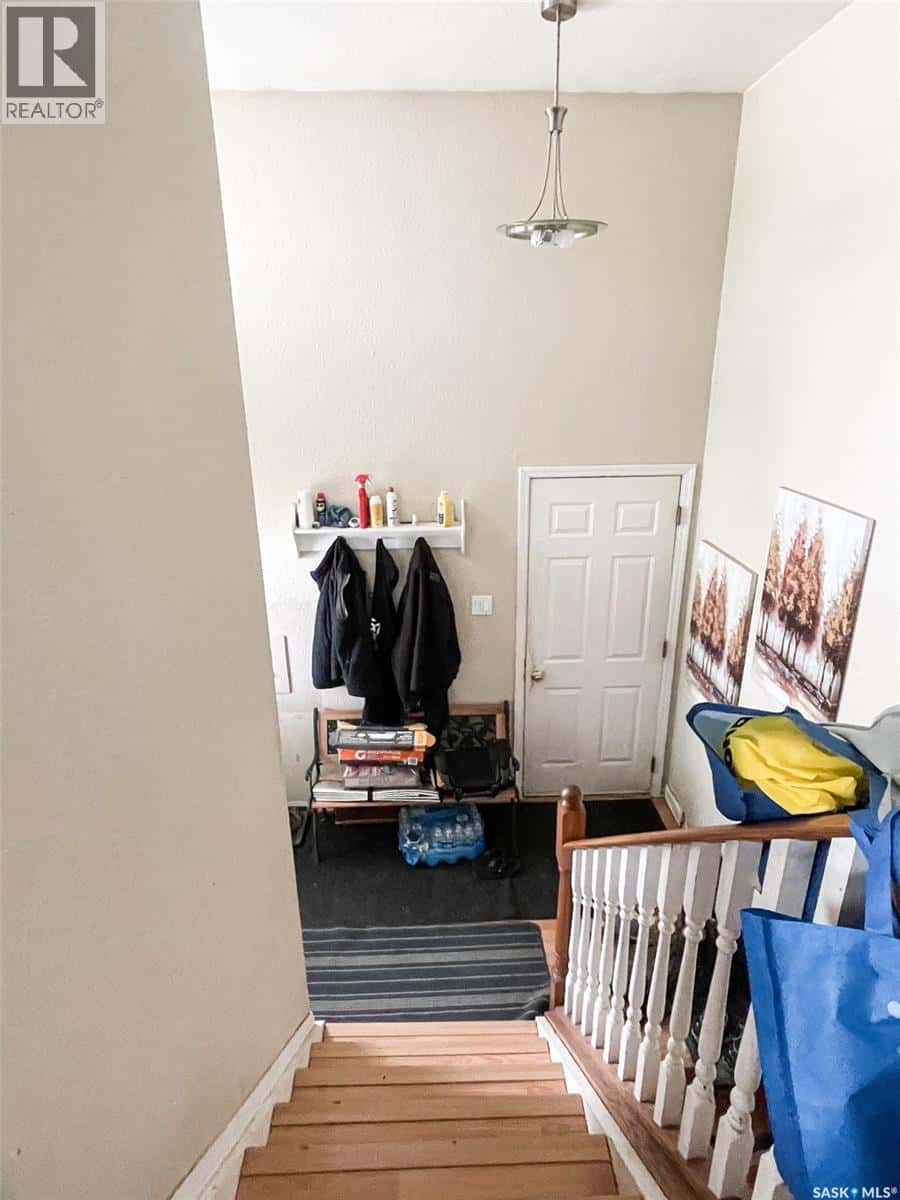 516 5th AVENUE W — Meadow Lake, Saskatchewan - Photo 2 of 46