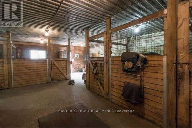 3563 VANDORF SIDE ROAD — Whitchurch-Stouffville, Ontario - Photo 3 of 17